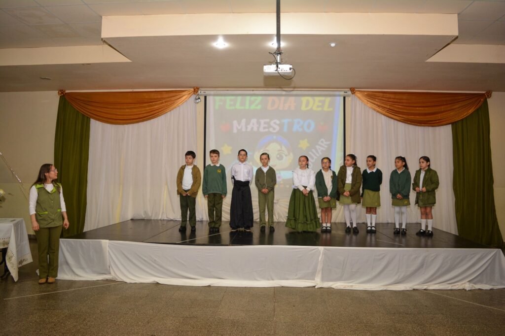 Día del Docente en el Instituto Jesús Niño: homenaje, memoria y vocación educativa whatsapp image 2026 09 14 at 08.11.30