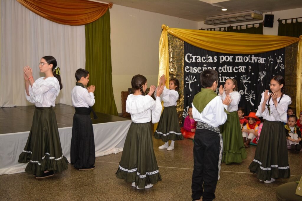 Día del Docente en el Instituto Jesús Niño: homenaje, memoria y vocación educativa whatsapp image 2026 09 14 at 08.11.31